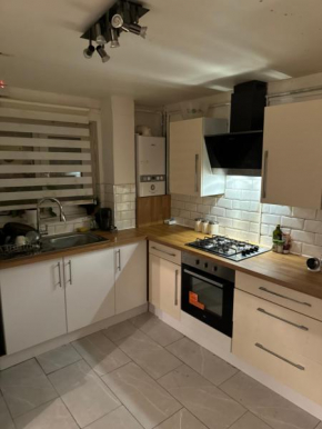 3 Bedroom House Stratford London, Sleeps 5